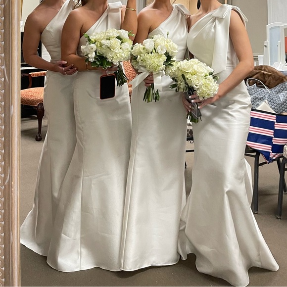 Alfred Sung Bridesmaid / Formal Gown - Picture 9 of 12